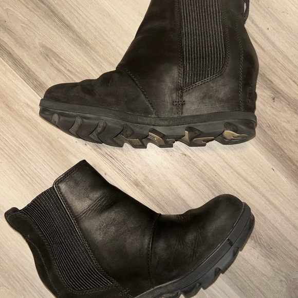 Sorel Black platform Ankle Boots with Elastic Panels - Picture 7 of 8